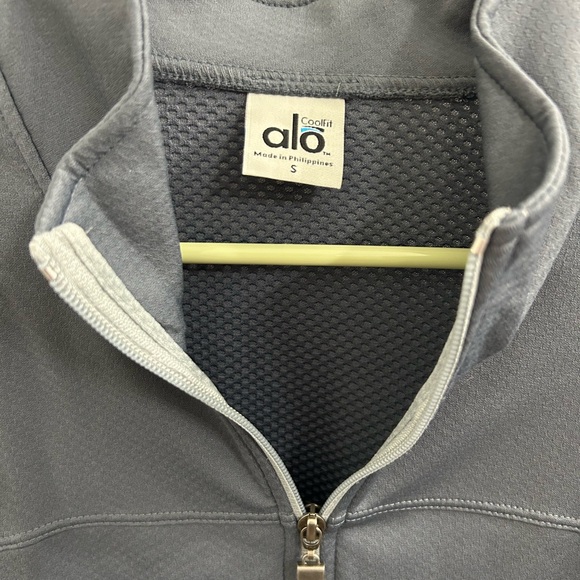 Alo Zip Up. Size Small. NWT. - Picture 2 of 4